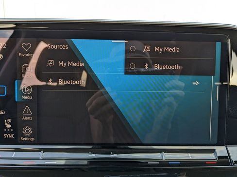 Used 2024 Volkswagen Atlas SE image 29