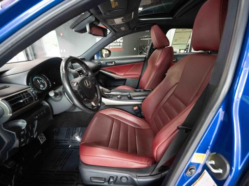 Used 2019 Lexus IS 300 F Sport w/ F Sport Package AWD/4WD image 9