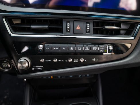 New 2025 Lexus ES 350 Luxury image 24