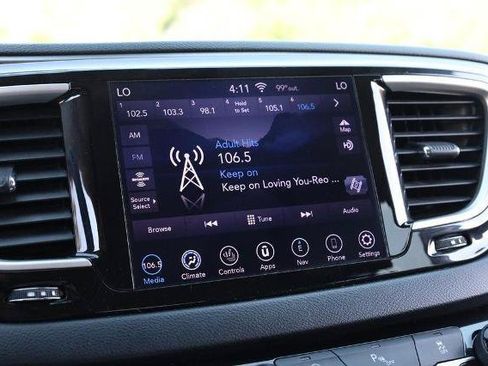Used 2020 Chrysler Pacifica Touring-L Plus FWD image 13