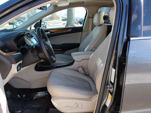 Used 2017 Lincoln MKC Select w/ Select Plus Package image 13