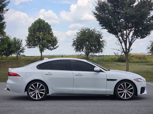 Used 2019 Jaguar XF S image 9