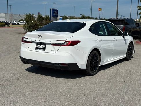 Used 2025 Toyota Camry SE FWD image 7