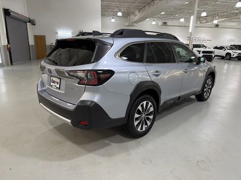 Used 2023 Subaru Outback Limited AWD/4WD image 9
