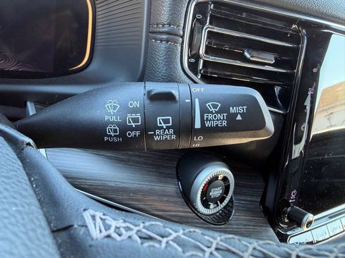 Used 2023 Jeep Wagoneer Series III w/ Preferred Equipment Group image 32