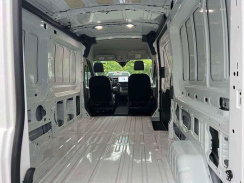 Used 2026 Ford Transit 250 148 Medium Roof RWD image 8