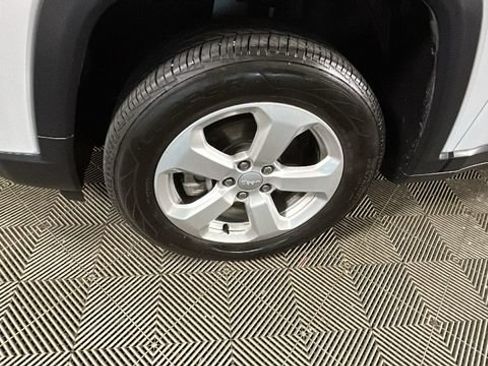 Used 2022 Jeep Compass Latitude w/ Convenience Group AWD/4WD image 9