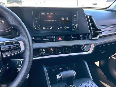 Used 2024 Kia Sportage LX image 9