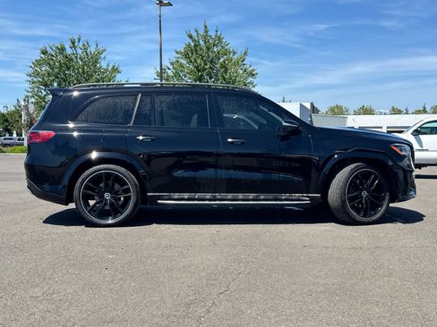 Used 2025 Mercedes-Benz GLS 450 4MATIC image 2