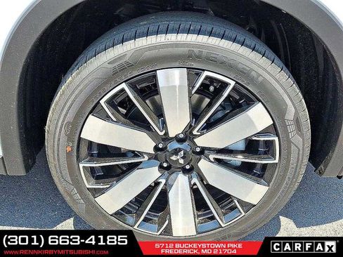 New 2025 Mitsubishi Outlander SE image 5