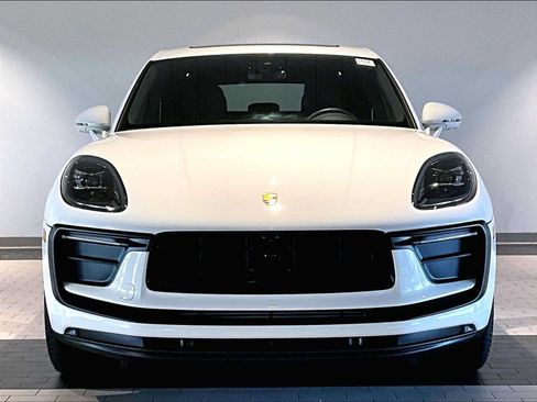 Used 2026 Porsche Macan AWD/4WD image 13