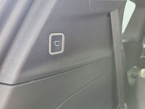 New 2026 Chrysler Pacifica Select FWD image 13