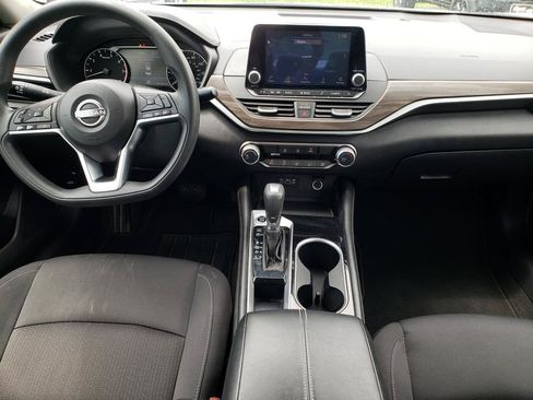 Used 2023 Nissan Altima 2.5 SV FWD image 11