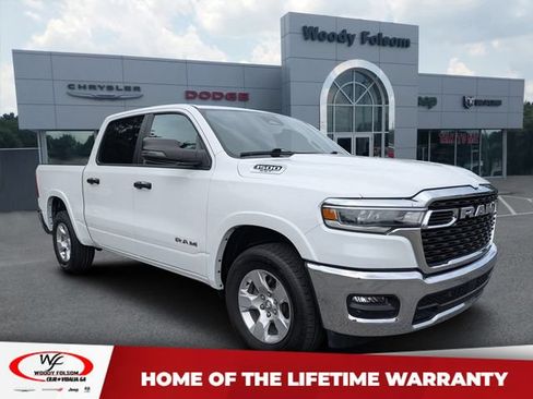 Used 2025 RAM 1500 Big Horn AWD/4WD image 1