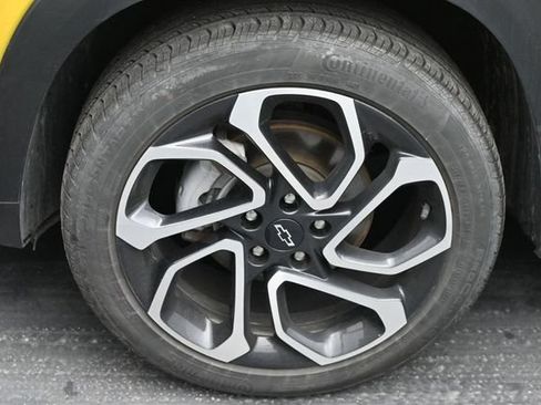 Used 2025 Chevrolet Trax RS w/ Driver Confidence Package FWD image 35