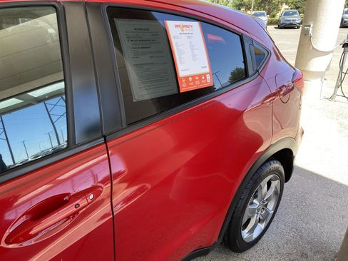 Used 2017 Honda HR-V EX image 53
