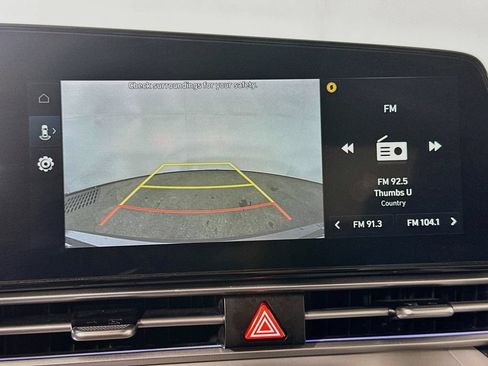 Used 2025 Hyundai Elantra Limited FWD image 10