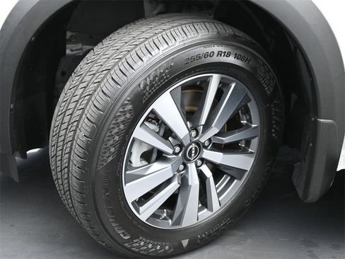 Used 2024 Nissan Pathfinder SL image 23