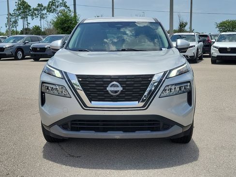 Used 2023 Nissan Rogue SV FWD image 2