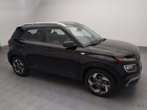 Used 2022 Hyundai Venue SEL FWD image 11