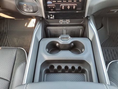 New 2026 RAM 2500 Laramie AWD/4WD image 25