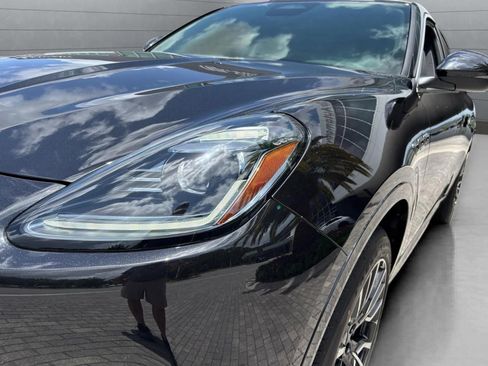 New 2025 Maserati Grecale GT image 9