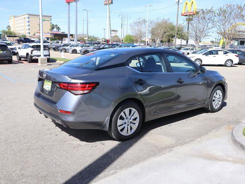 Used 2025 Nissan Sentra S image 6