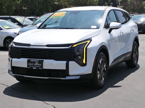 Certified 2026 Kia Sportage LX FWD image 6