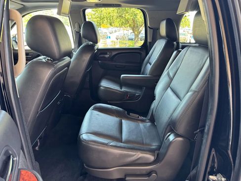 Used 2013 Chevrolet Suburban LTZ image 28