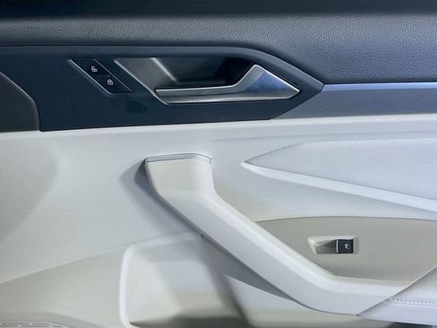 Used 2023 Volkswagen Jetta SE w/ Panoramic Sunroof Package image 32