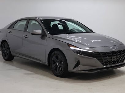 Used 2023 Hyundai Elantra SEL w/ Preferred Accessory Package