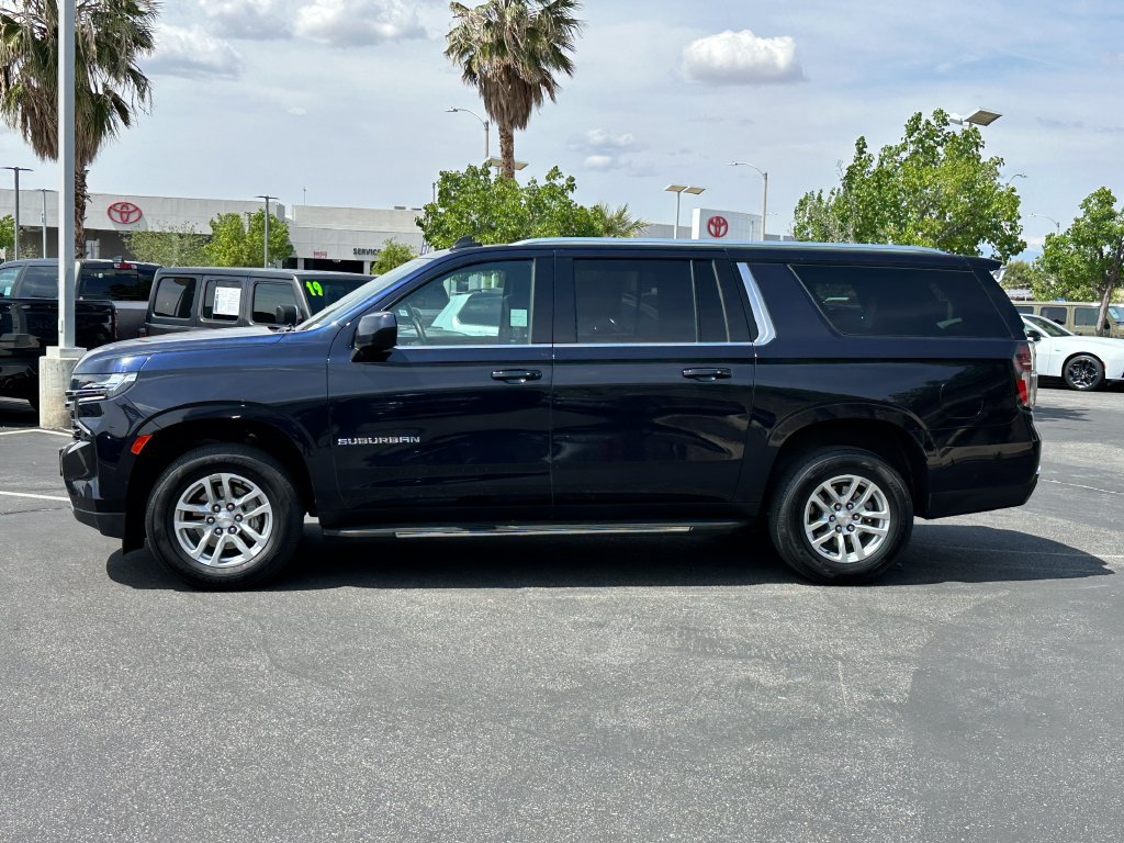 Used 2024 Chevrolet Suburban LT AWD/4WD image 3
