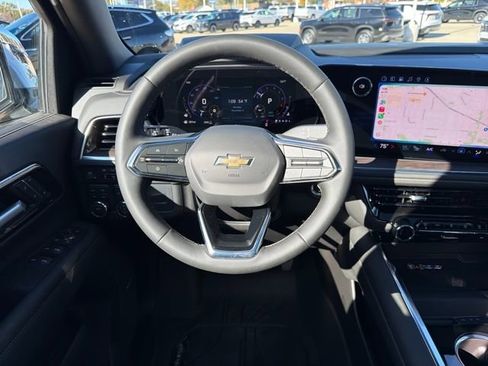 New 2026 Chevrolet Suburban Premier image 31