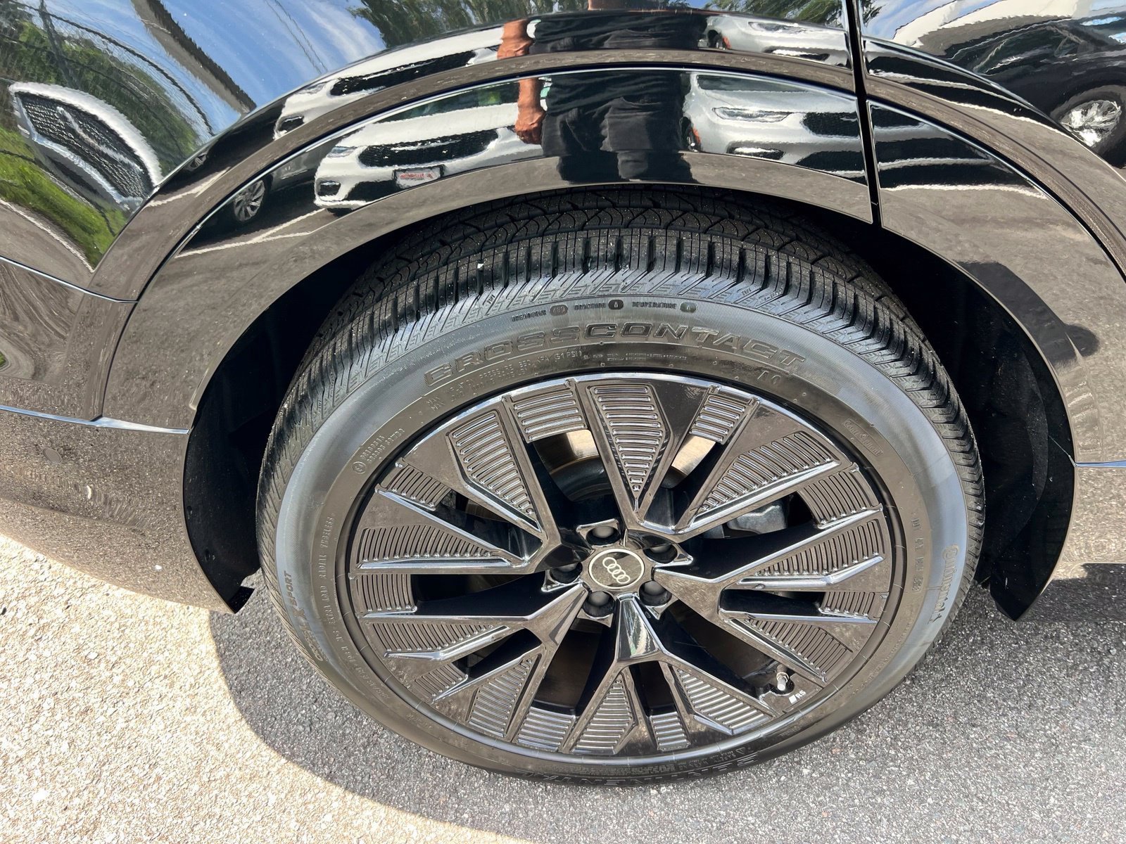 Used 2024 Audi Q8 e-tron Prestige w/ Prestige Package AWD/4WD image 15