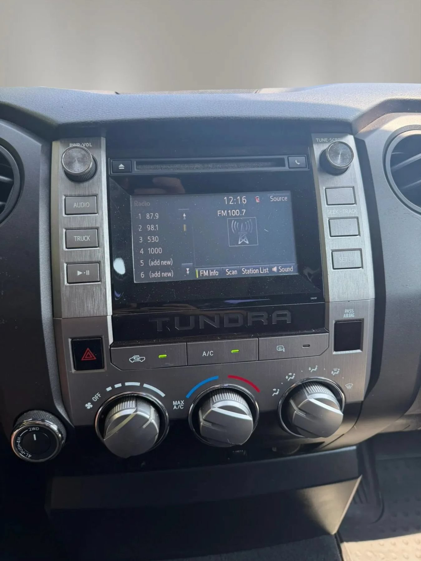 Used 2018 Toyota Tundra SR AWD/4WD image 14