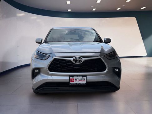 Used 2023 Toyota Highlander LE FWD image 8