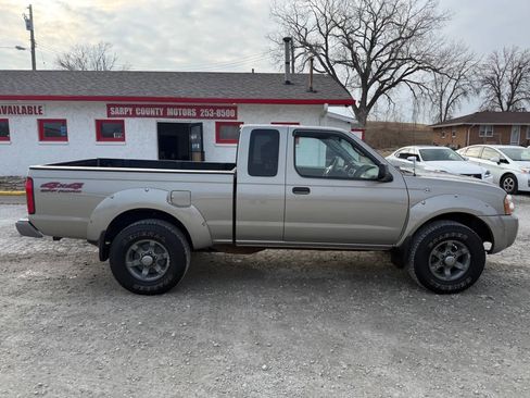 Used 2003 Nissan Frontier XE w/ Value Truck Pkg image 2