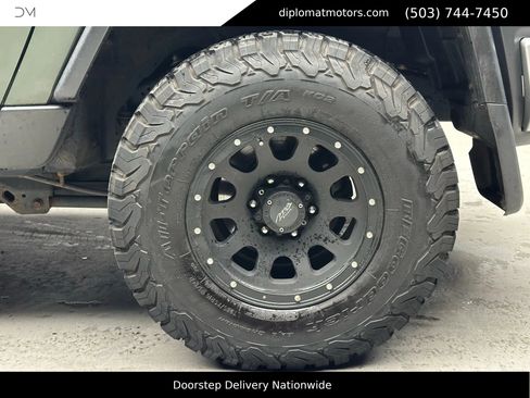 Used 2014 Toyota FJ Cruiser 4WD image 34