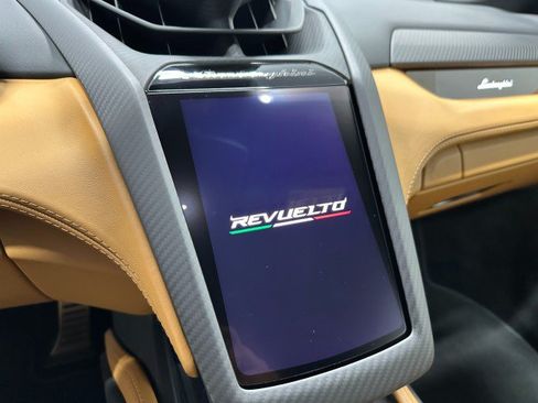 Used 2024 Lamborghini Revuelto AWD/4WD image 37