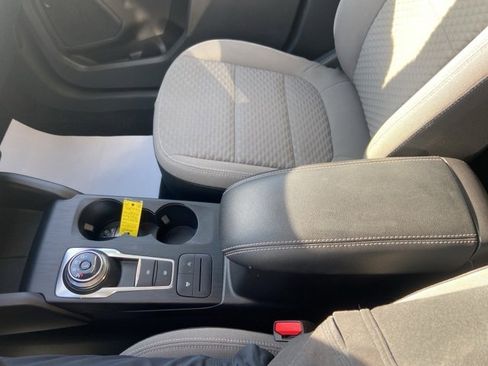 Used 2022 Ford Escape SE w/ Convenience Package image 16