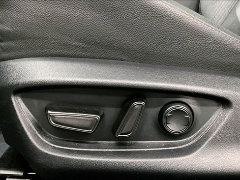Used 2025 Toyota Camry XSE FWD image 32