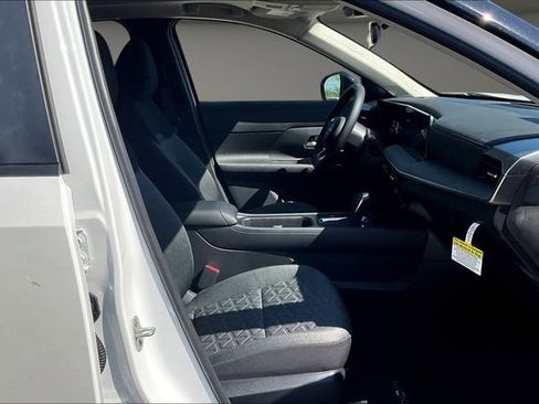 New 2026 Nissan Kicks SV w/ SV Premium Package FWD image 11
