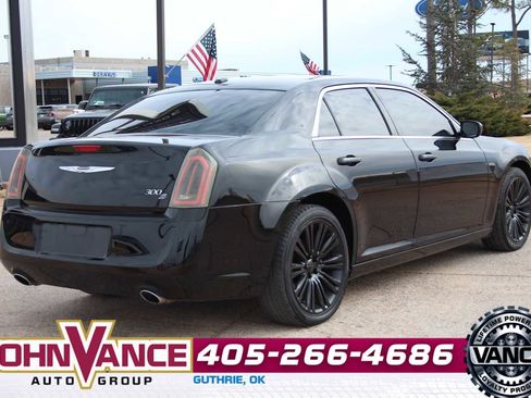 Used 2012 Chrysler 300 S image 8