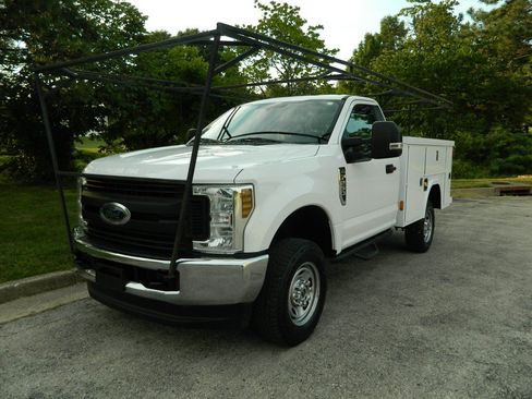 Used 2019 Ford F250 XL w/ XL Value Package AWD/4WD image 1
