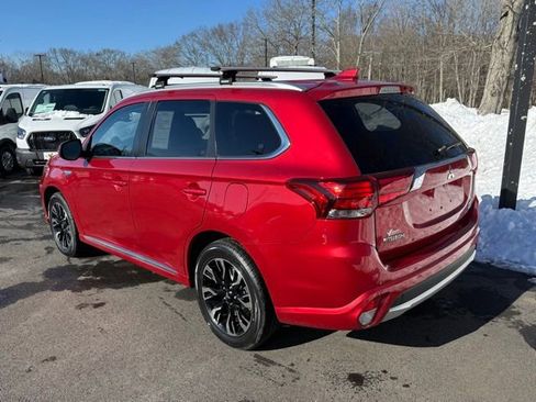Used 2018 Mitsubishi Outlander 4WD Plug-In Hybrid image 4