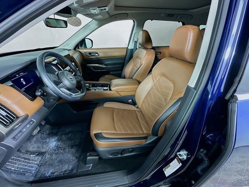 Certified 2024 Nissan Pathfinder Platinum image 31