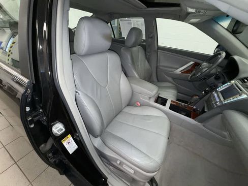 Used 2011 Toyota Camry XLE w/ XLE Extra-Value Pkg #2 FWD image 16