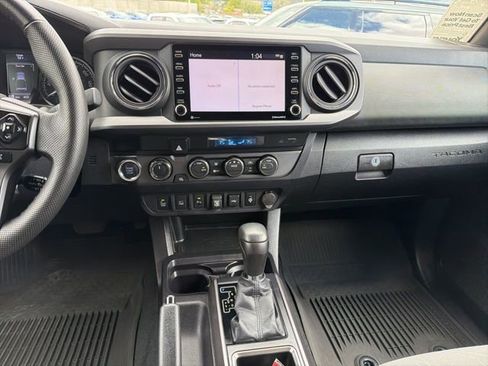 Used 2022 Toyota Tacoma TRD Off-Road w/ Technology Package AWD/4WD image 27