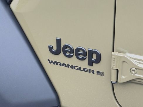 Used 2025 Jeep Wrangler Sport AWD/4WD image 34