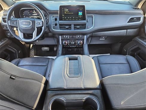 Used 2024 GMC Yukon XL SLT image 12
